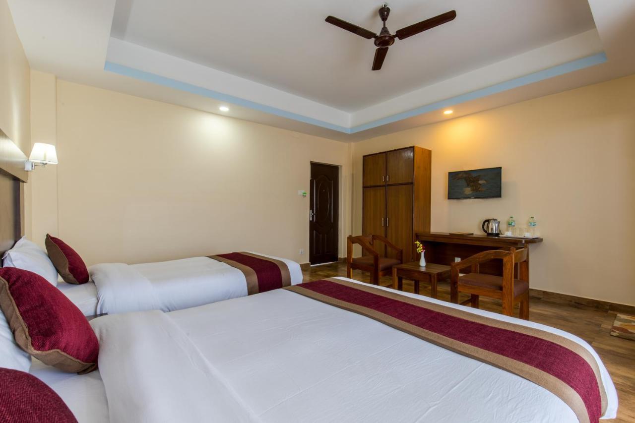 Hotel Snow Peak Pokhara Kültér fotó