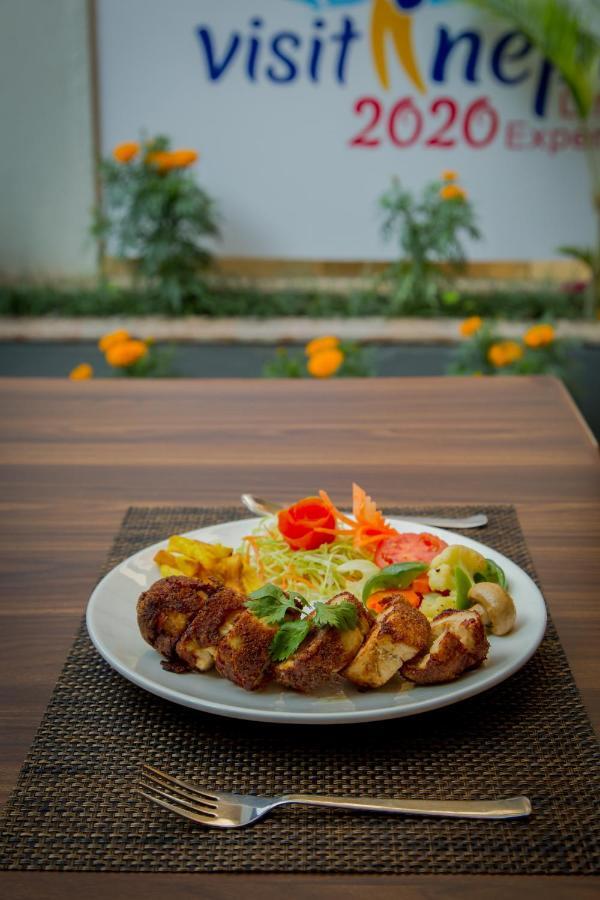 Hotel Snow Peak Pokhara Kültér fotó