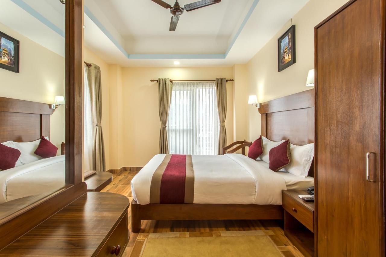 Hotel Snow Peak Pokhara Kültér fotó